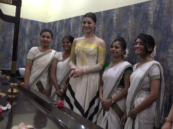 Urvashi Rautela, Bollywood actress, Palm's SPA and Unisex Salon, Kairali Ayurvedic Center, Bollywood news, Entertainment news