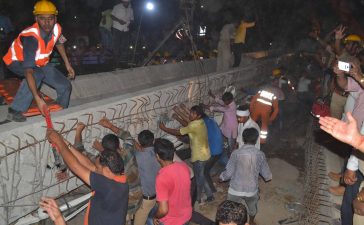 Under construction flyover, At least 12 killed in after flyover collapsed, Under construction flyover collapsed in Varanasi, Uttar Pradesh news, Regional news