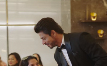 Shahrukh Khan, Shahrukh Khan promoting Dubai tourism, Shahrukh Khan turns waiter, Shahrukh Khan advertisement, Bollywood news, Entertainment news