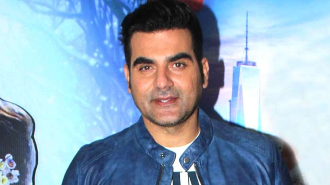 Arbaaz Khan confesses he loses Rs 2.80 crores in IPL betting through bookie  Salman's brother Arbaaz Khan accepts he loses Rs 2.80 crores during IPL games  Arbaaz Khan, Salman Khan, Maliaka Arora Khan, Sonu Jalan, Sonu Malad, IPL betting case, IPL season 2018, IPL tournament, Bollywood actor Arbaaz Khan, Filmmaker Arbaar Khan, Bollywood news, Entertainment news  Mumbai: Bollywood superstar Salman Khan's younger brother Arbaaaz Khan today landed himself in big trouble after he confessed that he has been involved in betting case during the Indian Premium League (IPL) games in the year 2017 in which he loses Rs 2.80 crores.  Yesterday, the police here today issued summons to actor turned film-maker Arbaaz Khan for recording his statement on Saturday in connection with an alleged IPL betting case, a police official said.  In a letter sent to Arbaaz today, the police asked him to join the probe in the wake of arrest of an alleged bookie who was placing bets on the recently-concluded Indian Premier League, the official said.  The alleged bookie Sonu Jalan alias Sonu Malad was arrested recently and during investigation, a "connection" between him and Arbaaz has been established, said Senior Inspector Pradeep Sharma, head of the Anti-Extortion Cell (AEC) of Thane Police which is probing the case.  The actor has been asked to appear at the AEC office here tomorrow.  "We suspect that Khan had placed bets on IPL matches and want to scrutinise his bank transactions," another police official told media persons.  Arbaaz allegedly lost Rs 2.80 crore in betting to Jalan and was not paying the amount, following which the bookie had threatened the actor, the official said, citing the interrogation of the arrested accused.  Jalan allegedly ran his betting racket from Dombivli in Thane district of Maharashtra.  The racket was busted by the AEC on May 15, and Jalan and three others were arrested, he said.  Jalan had been arrested for betting on IPL matches by the Mumbai crime branch in 2012 too, the official added.  Arbaaz Khan could not be contacted for comments despite several attempts.