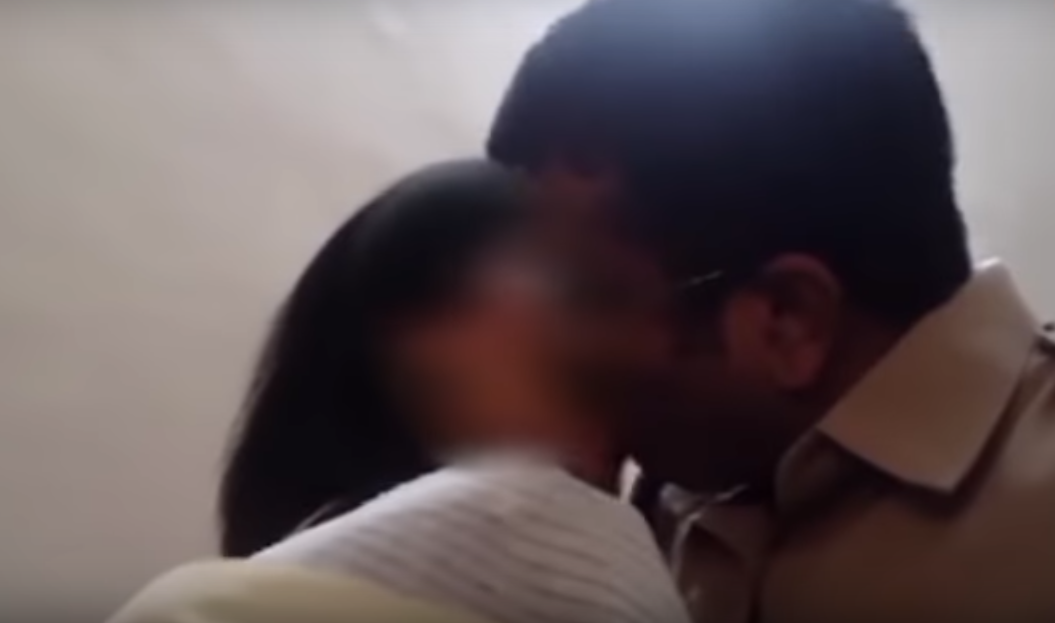 IPS officer, Passionate kiss, Married woman, Bengaluru IPS officer, IPS kisses married woman, Smooch of IPS officer, Software professional, Karnataka, Regional news, Crime news