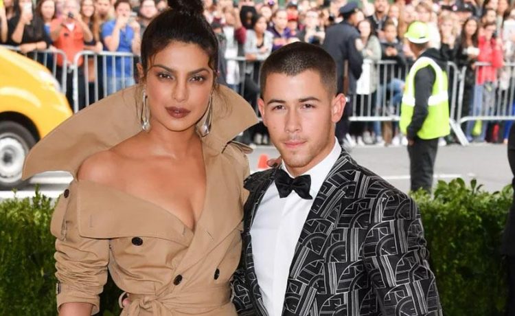 Priyanka Chopra, Nick Jonas, Akshay Kumar, Twinkle Khanna, Roka Ceremony, Engagement ceremony, Bollywood news, Entertainment news