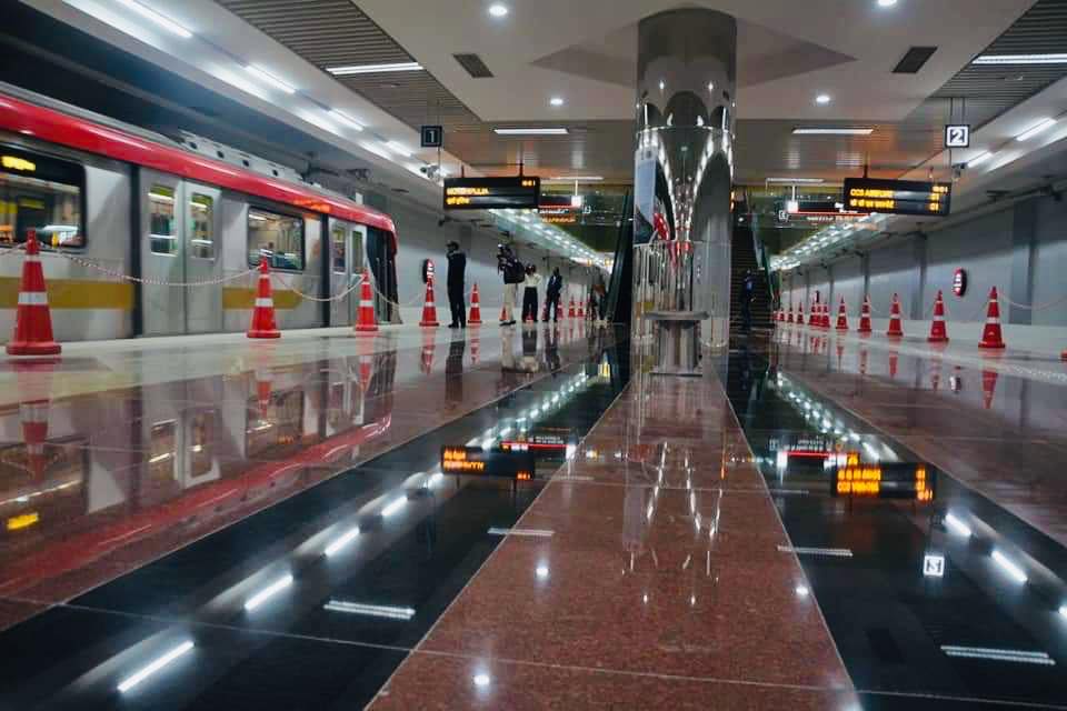 Lucknow Metro, Lucknow Metro Rail Corporation, LMRC, Narendra Modi, Rajnath Singh, Akhilesh Yadav, Prime Minister, Chowdhary Charan Singh International Airport, Munshipuliya, North-South Corridor, Amausi, Lucknow, Uttar Pradesh, Regional news