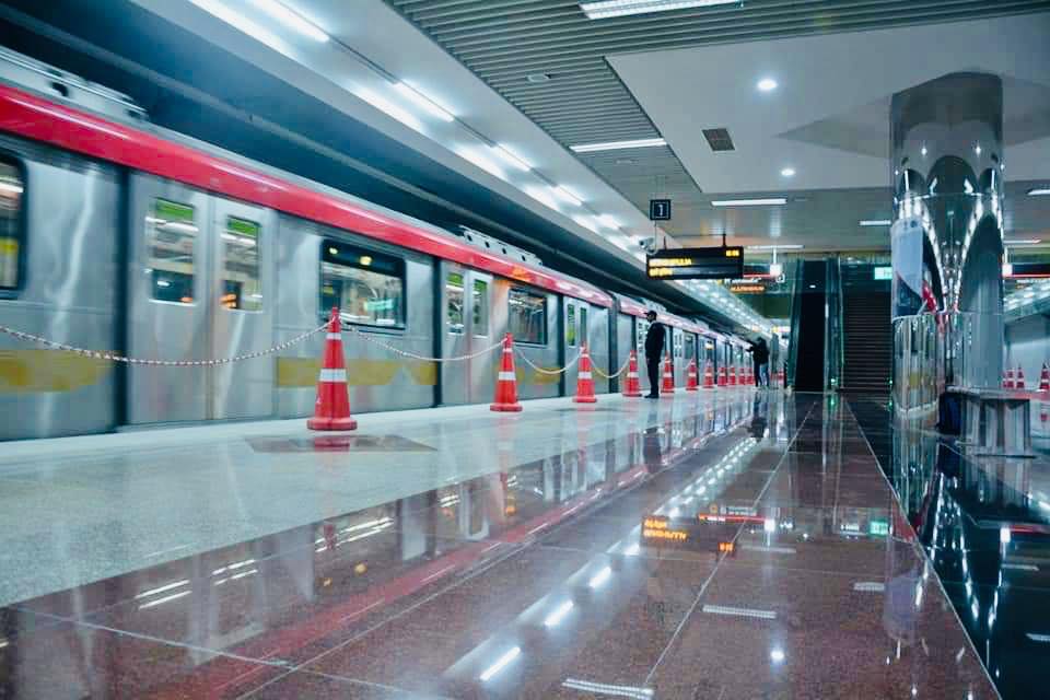 Lucknow Metro, Lucknow Metro Rail Corporation, LMRC, Narendra Modi, Rajnath Singh, Akhilesh Yadav, Prime Minister, Chowdhary Charan Singh International Airport, Munshipuliya, North-South Corridor, Amausi, Lucknow, Uttar Pradesh, Regional news