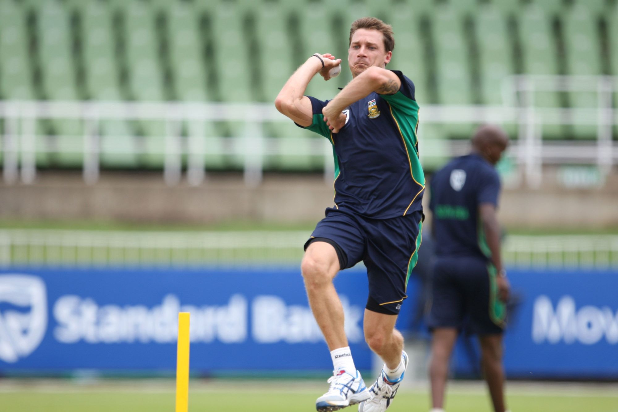 Dale Steyn, Nathan Coulter-Nile, Royal Challengers Bangalore, South African pacer, Australian bowler, IPL tournament, IPL matches, IPL fixtures, IPL teams, IPL auctions, Indian Premier League, Cricket news, Sports news