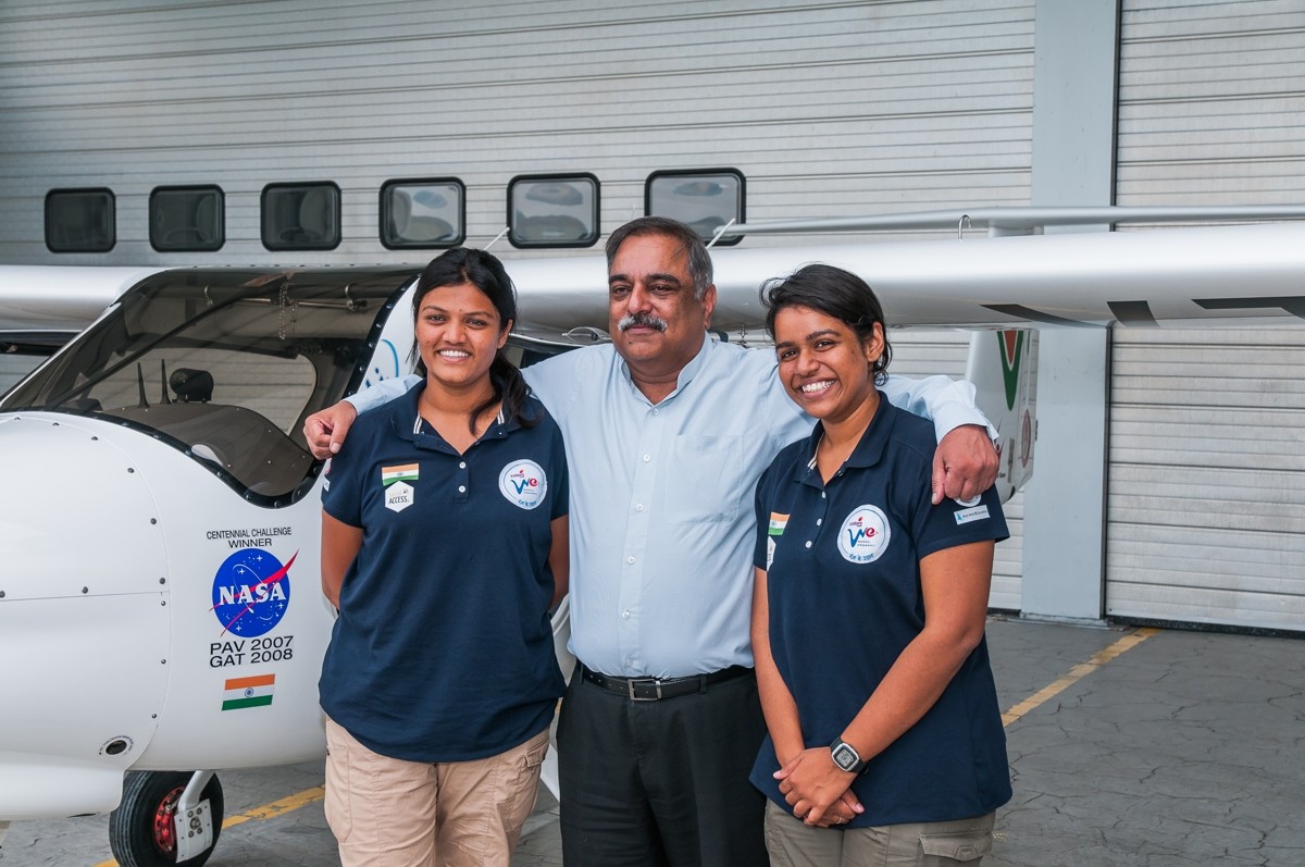 Aarohi Pandit, Keithair Misquitta, Mumbai girl, Atlantic Ocean, Female pilot, World first woman, Light Sports Aircraft, World news